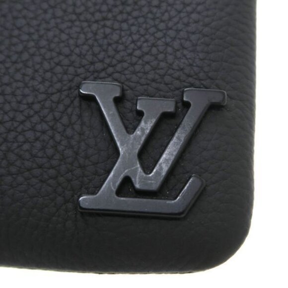 Louis Vuitton Aerogram Pochette Cles Hat main image 8